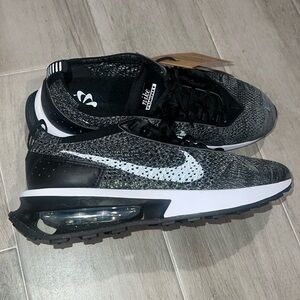 Nike Air Max Flyknit Racer